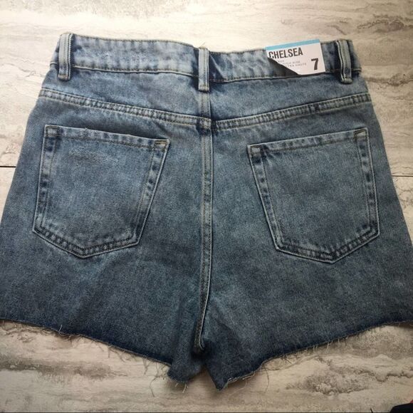 Chelsea Ultra High-Rise Acid Wash Raw Hem Jean Shorts 7 Junior's Charlotte Russe - Picture 11 of 12